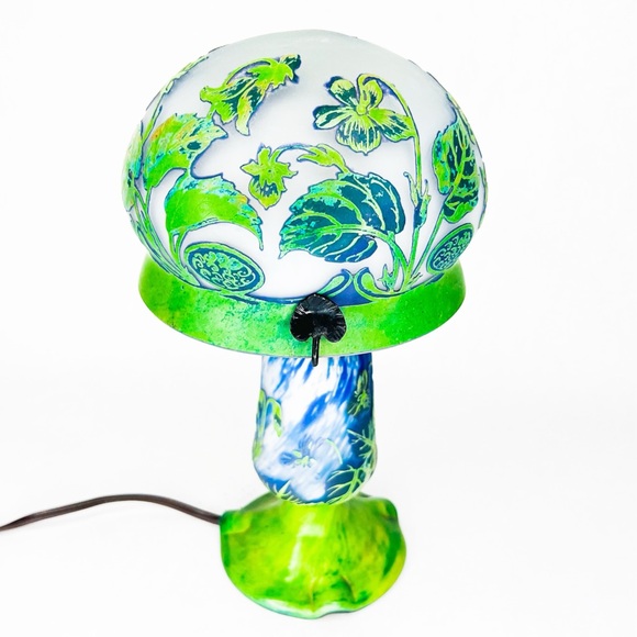 Vintage Daum Nancy Cameo Leaf Pattern Design Table Lamp